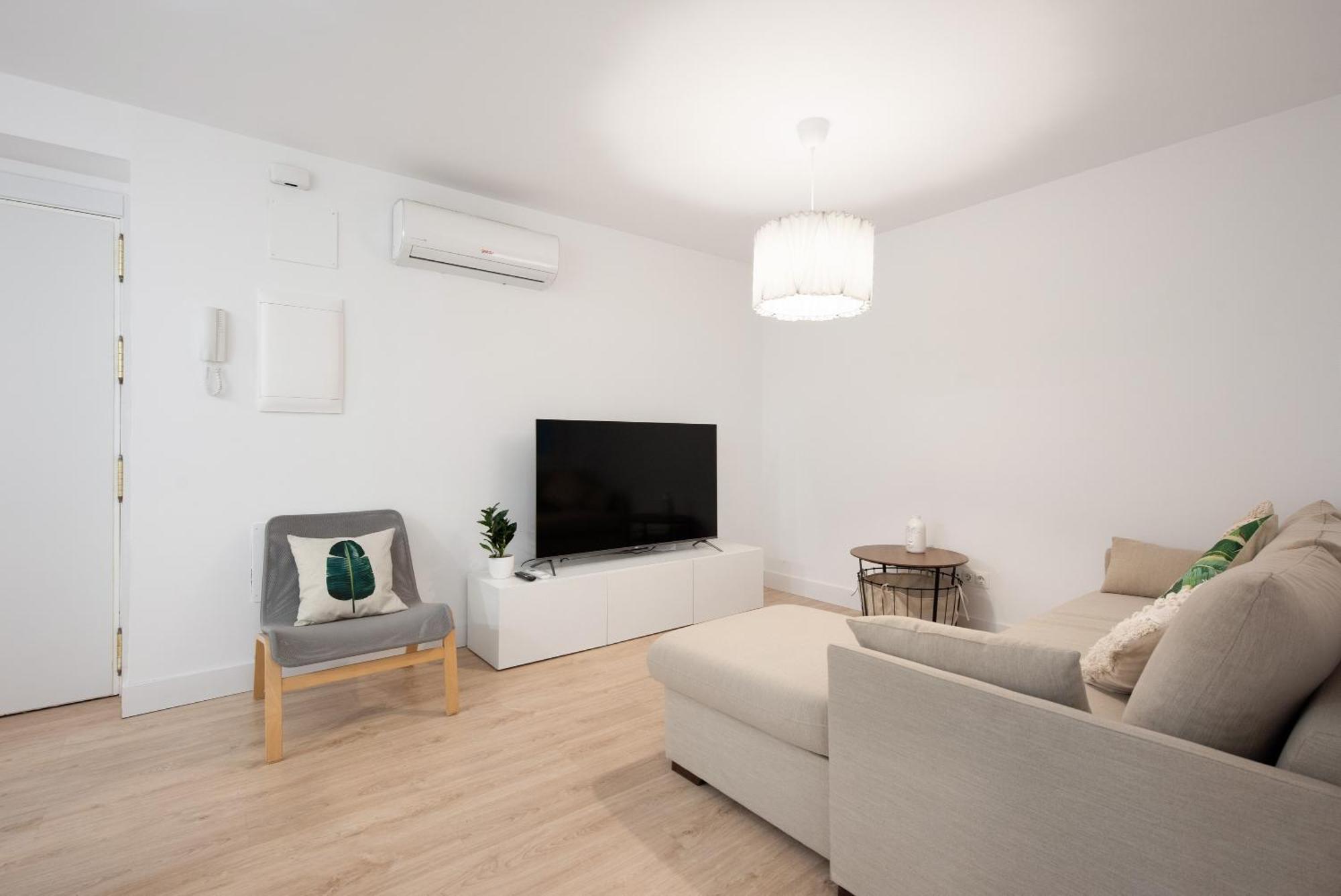Malaga Hub Apartment Exterior photo